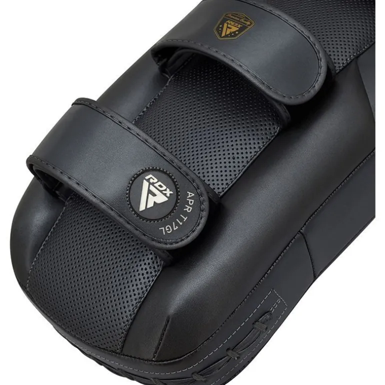 RDX T17 Aura Thai Pad